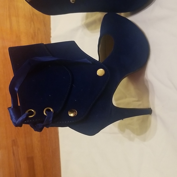 HAI YUE LI Shoes - HAI YUE LI platform heels blue sz 8.5/39 Euro